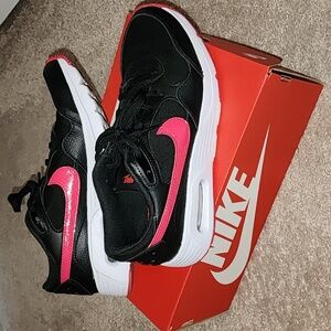 Nike Air Max black and very berry